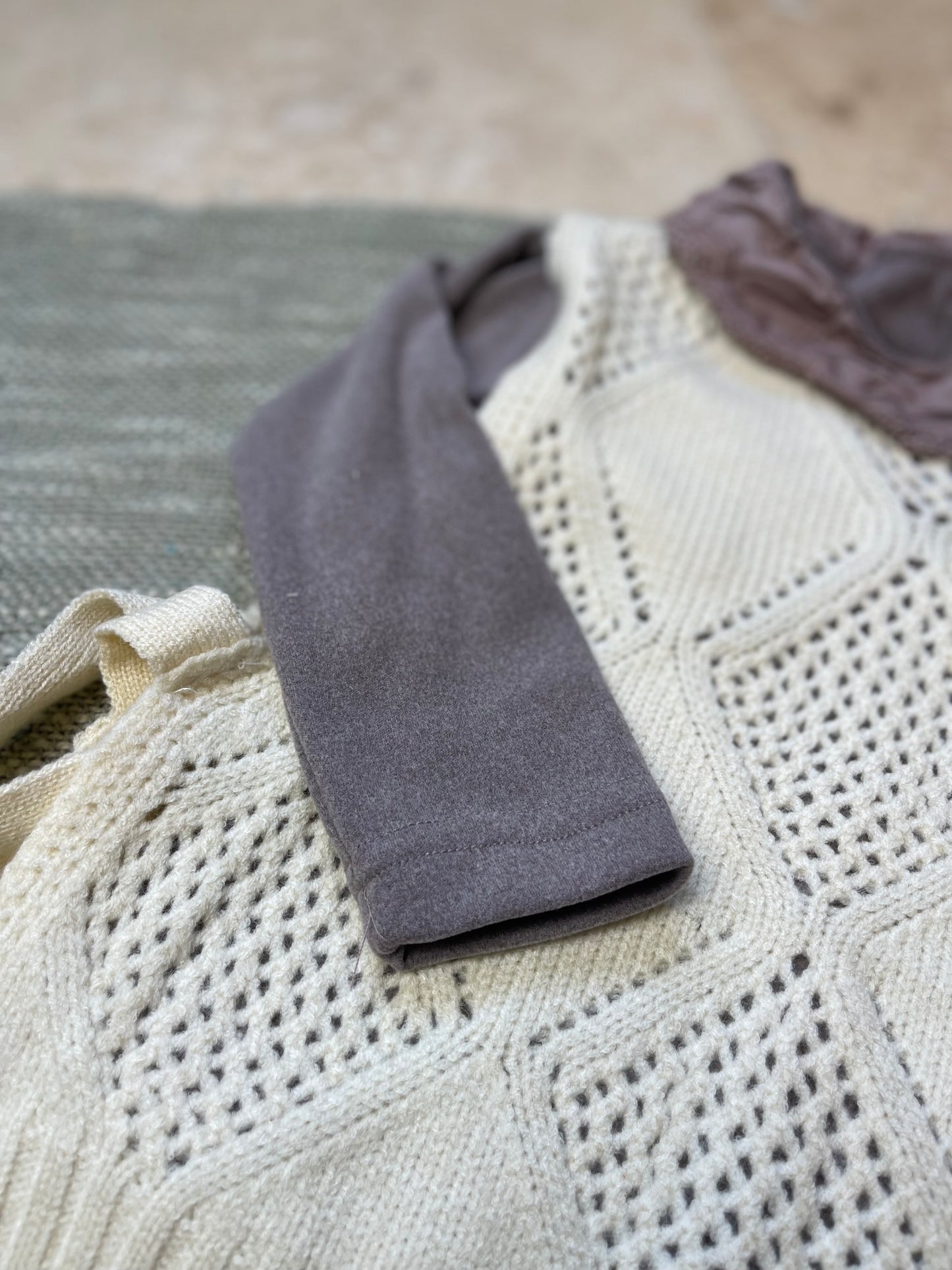 Ensemble fille 3 pièces – col Claudine, pull en laine et pantalon velours