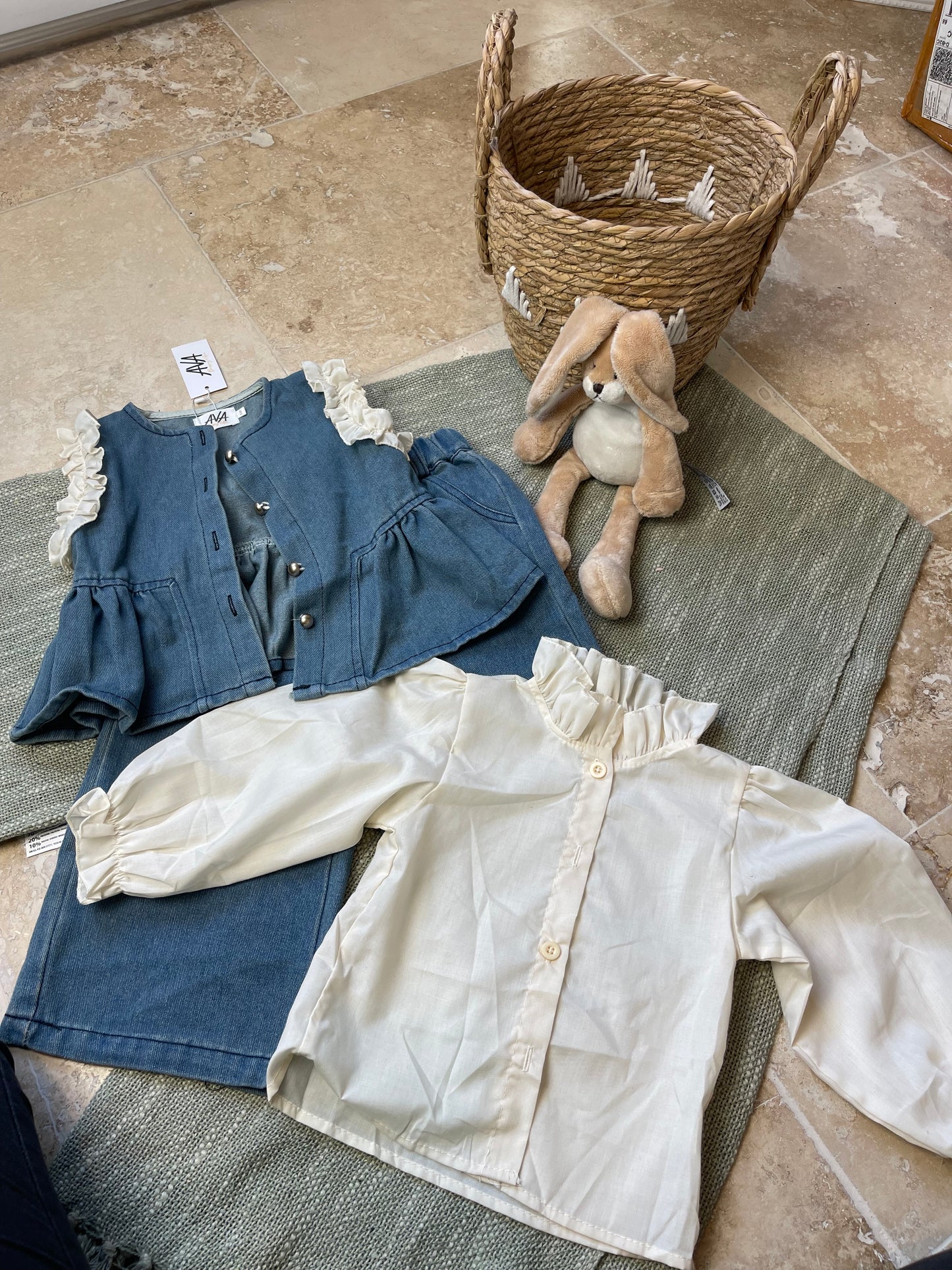 Ensemble fille 3 pièces – blazer à froufrous, chemise à volants et jean