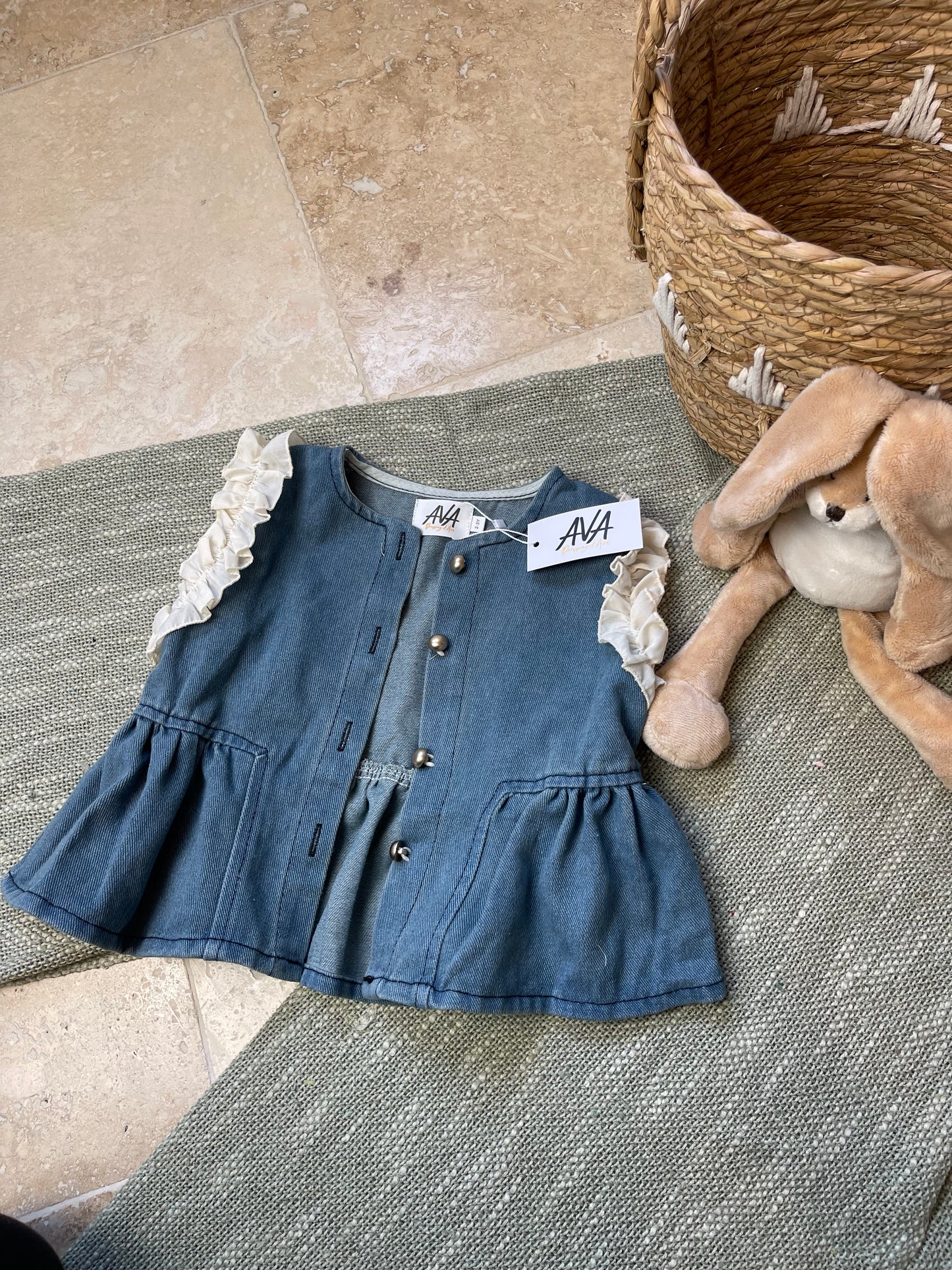 Ensemble fille 3 pièces – blazer à froufrous, chemise à volants et jean