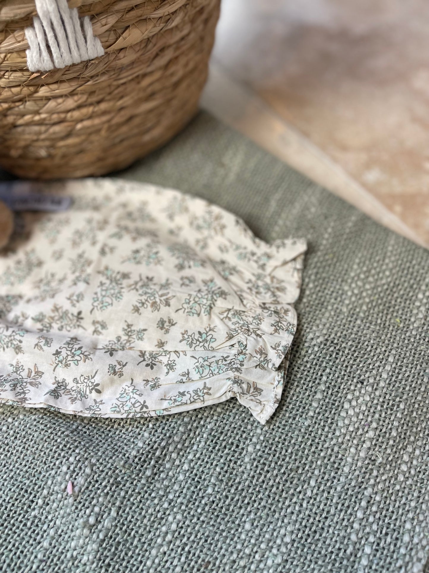 Robe fleurie col Claudine