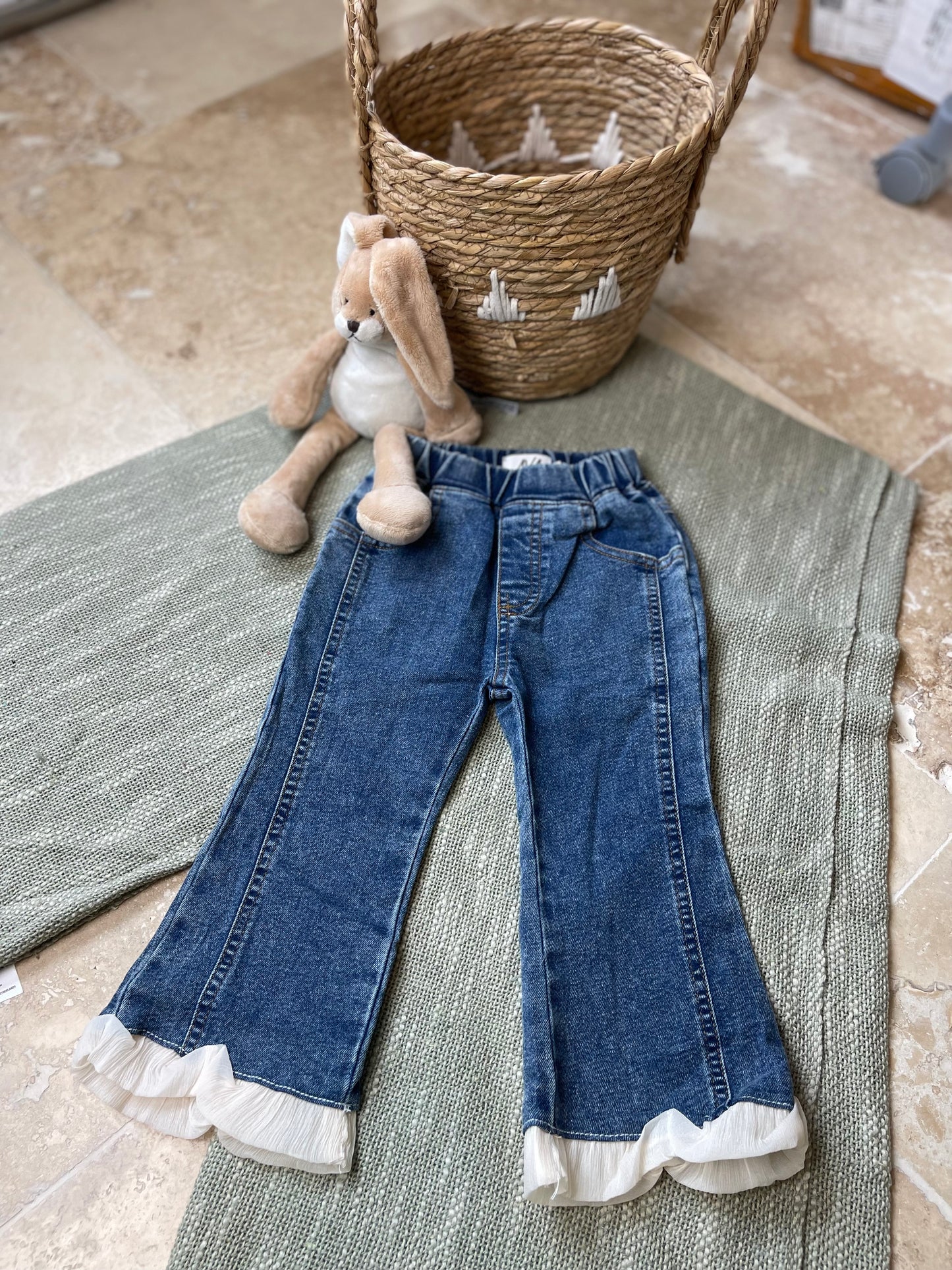 Ensemble fille 3 pièces – blazer, chemise et pantalon jean pattes d’éléphant