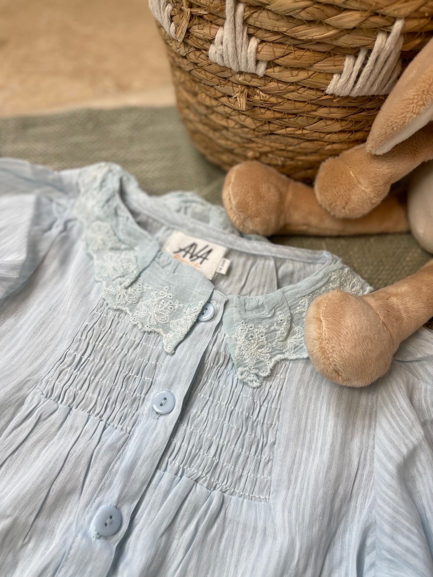 Ensemble fille 3 pièces – blazer, chemise et pantalon jean pattes d’éléphant