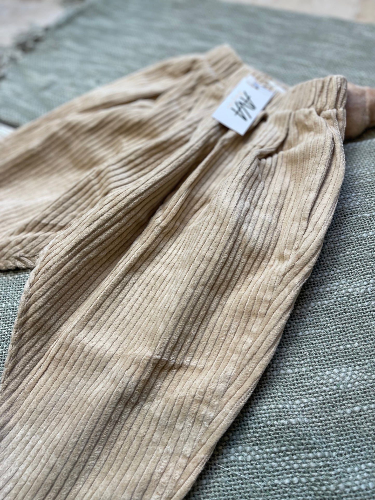 Pantalon en velours garçon – élégant et confortable