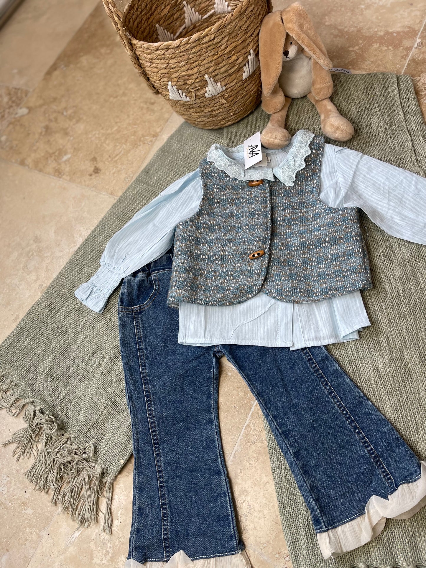 Ensemble fille 3 pièces – blazer, chemise et pantalon jean pattes d’éléphant
